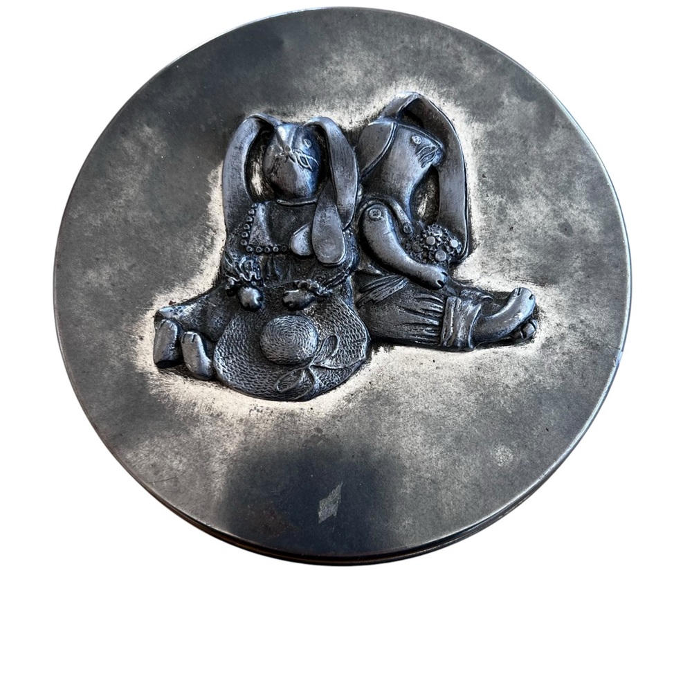 Vintage Metzke Pewter Spring Bunny Rabbits 5.25” Round Tin Trinket Box